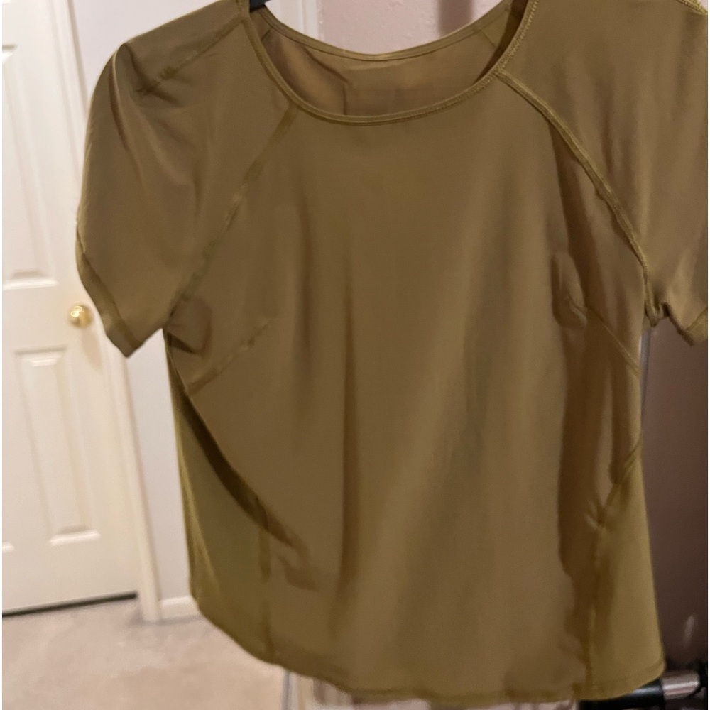 Lululemon Auric Gold lightweight stretch running short sleeve shirt size 4